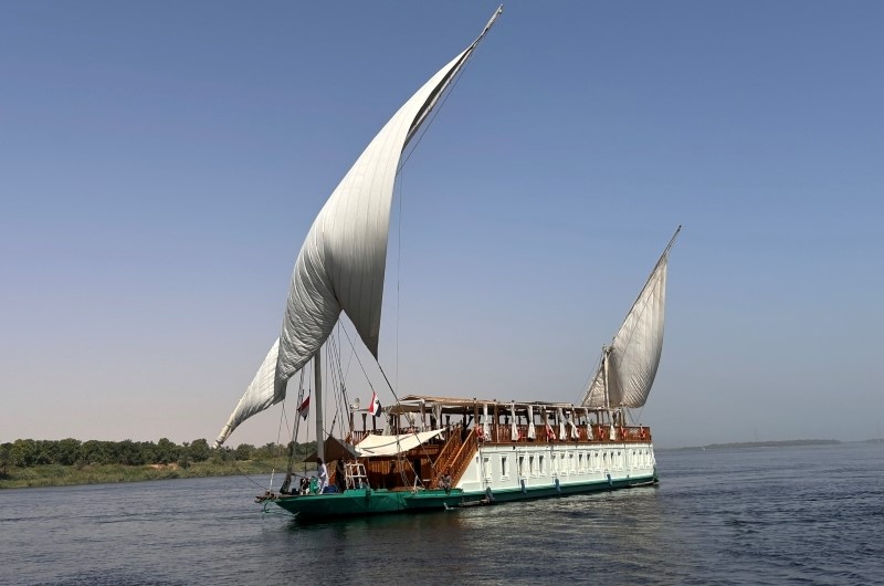 Queen Farida Dahabiya sailing
