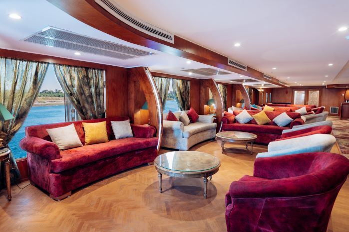 Panoramic lounge on MS Royal La Terrasse